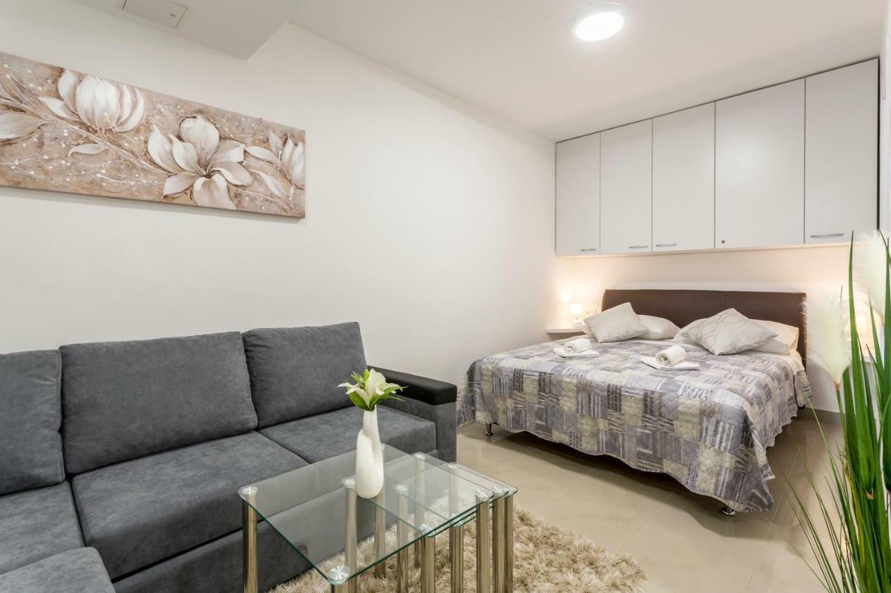 Studio Apartment Nikol Спліт Екстер'єр фото